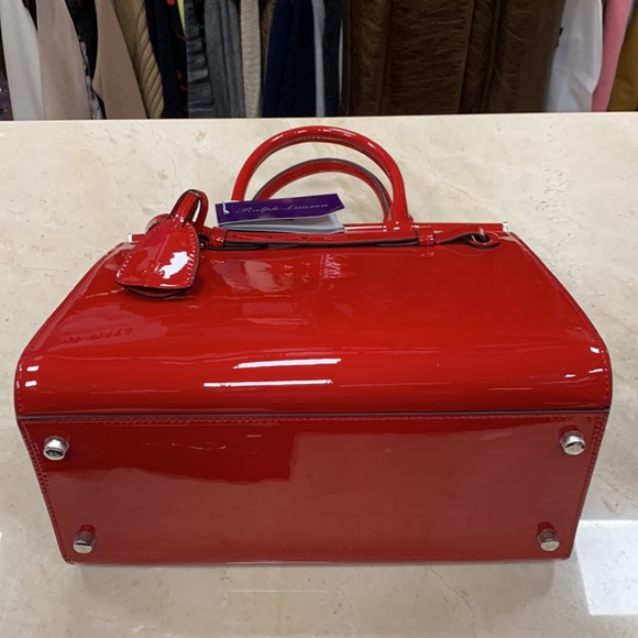 HOST PIC RALPH LAUREN COLLECTION RL 50 PATENT CALFSKIN TOP HANDLE IN RED - Picture 4 of 15